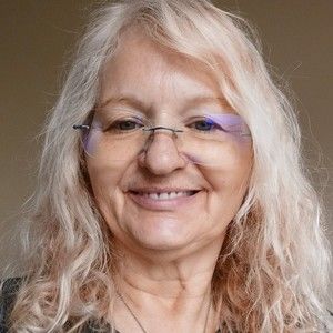 Meet your Posher, Sharon